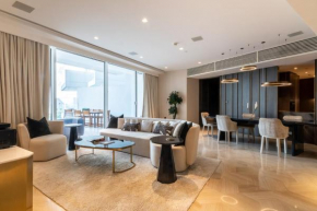 South Residence FIVE Palm - Luxurious Three Bedroom